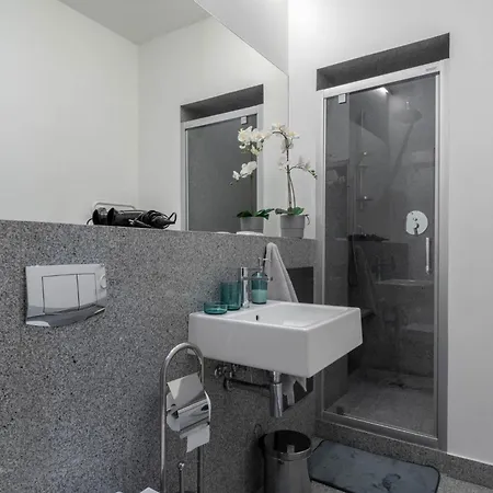 Simply In The Center Spot Poznaň