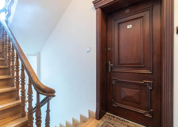 Simply In The Center Spot * ポズナン